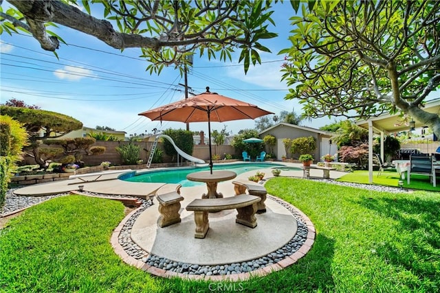416 N Westridge Ave, Glendora, CA 91741 - fenced backyard with a patio