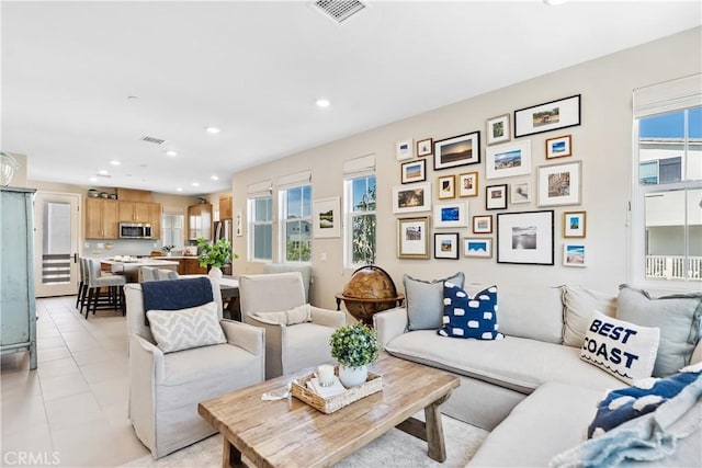 780 Stirrup, Rancho Mission Viejo, CA 92694 - living area featuring recessed lighting