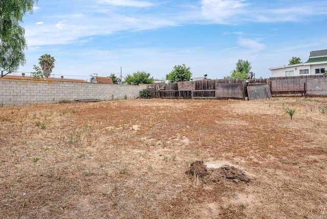 2842 E 18th St, National City, CA 91950 - view of yard