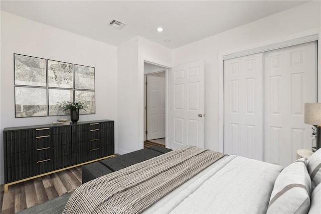 11440 Gothic Ave, Granada Hills, CA 91344 - bedroom featuring wood finished floors, a closet, and recessed lighting