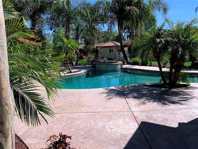 36090 Monte De Oro Rd, Temecula, CA 92592 - swimming pool with an in-ground hot tub and a patio area