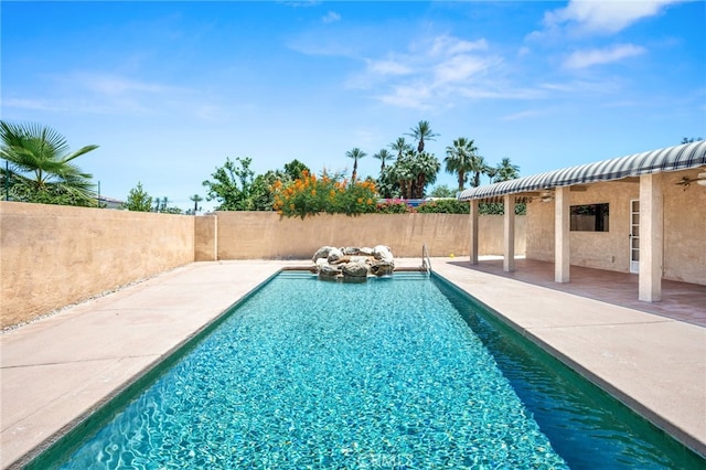 75406 Montecito Dr, Indian Wells, CA 92210 - view of pool with a patio area and a fenced backyard