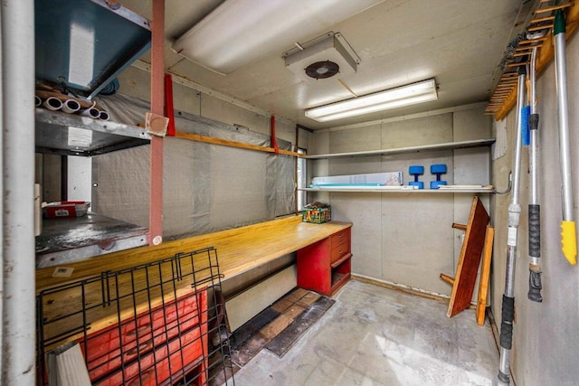 5530 Heidi St, La Mesa, CA 91942 - below grade area with a workshop area