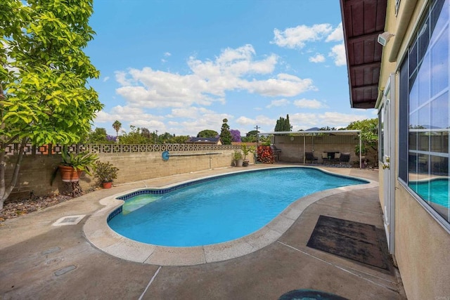 5530 Heidi St, La Mesa, CA 91942 - view of swimming pool with a patio and a fenced backyard