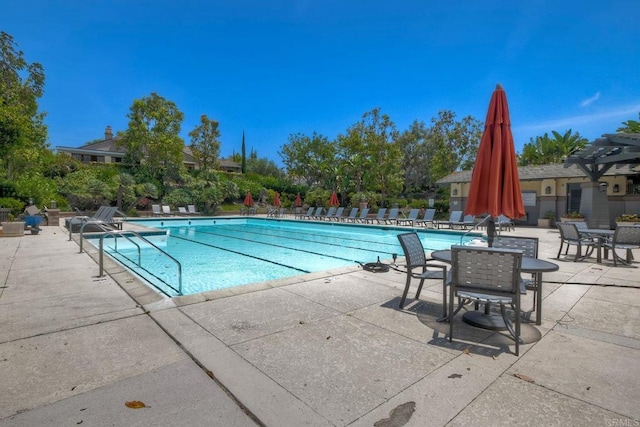 756 River Rock Rd, Chula Vista, CA 91914 - community pool with a patio