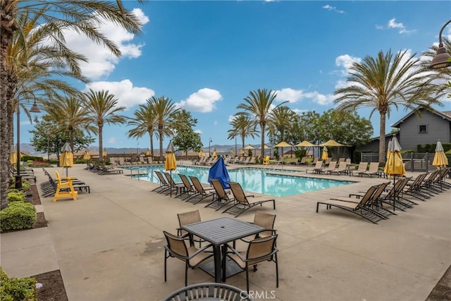 23 Vasto St, Rancho Mission Viejo, CA 92694 - community pool with a patio