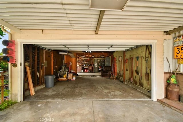 6014 Eckleson St, Lakewood, CA 90713 - view of garage