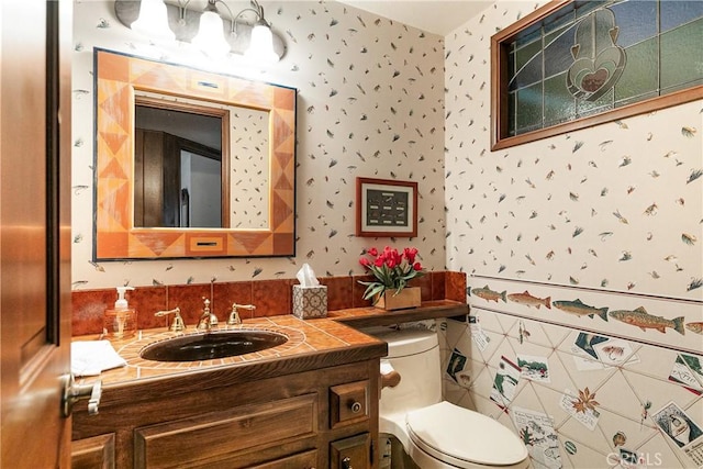 361 Riviera Dr, Lake Arrowhead, CA 92352 - bathroom with vanity and wallpapered walls