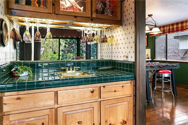 361 Riviera Dr, Lake Arrowhead, CA 92352 - bar featuring wood finished floors