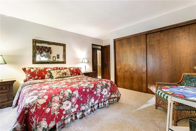 361 Riviera Dr, Lake Arrowhead, CA 92352 - carpeted bedroom featuring a closet