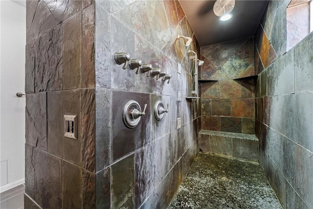 41127 17th St W, Palmdale, CA 93551 - bathroom featuring tiled shower