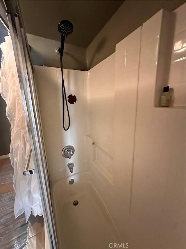 10623 4th Ave, Hesperia, CA 92345 - bathroom featuring shower / tub combo