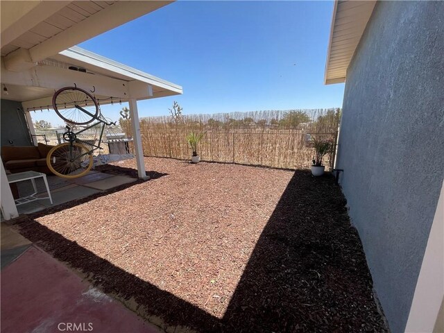 10623 4th Ave, Hesperia, CA 92345 - view of yard