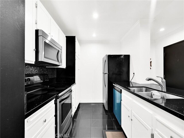 24431 Trevino Dr Unit V1, Valencia, CA 91355 - photo 9