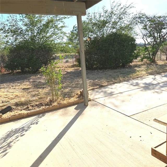 9078 Smith Rd, Phelan, CA 92371 - view of patio