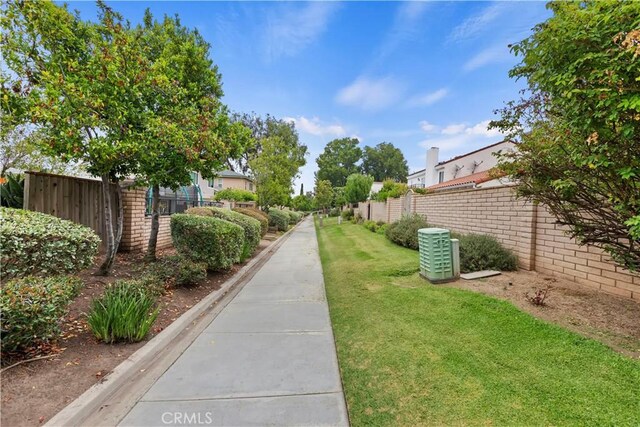 10 Mann St, Irvine, CA 92612 - view of yard