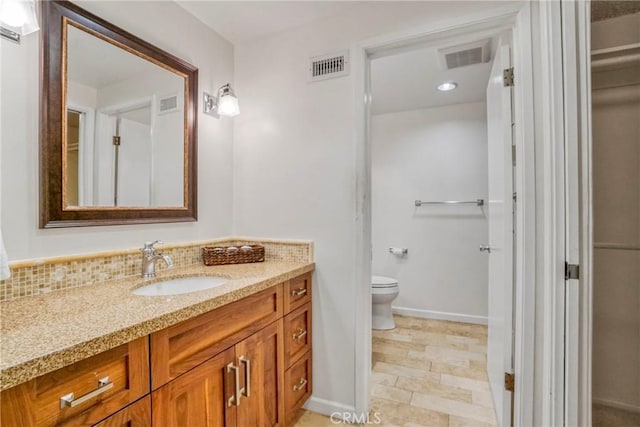 19291 Berclair Ln, Tarzana, CA 91356 - bathroom with vanity and recessed lighting