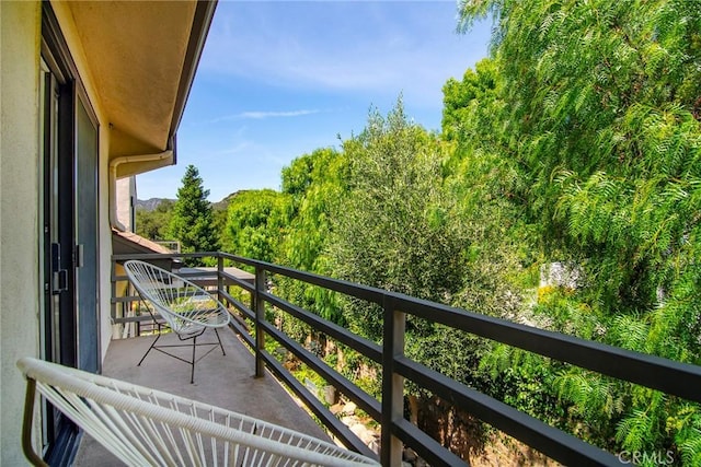 828 Wonder View Dr, Calabasas, CA 91302 - view of balcony