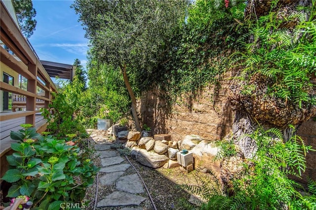 828 Wonder View Dr, Calabasas, CA 91302 - view of yard