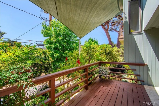 828 Wonder View Dr, Calabasas, CA 91302 - view of wooden deck