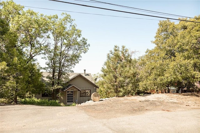 32953 Juniper Ln, Green Valley Lake, CA 92341 - view of front of house