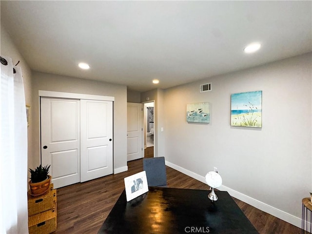 18602 Creek Ln, Huntington Beach, CA 92648 - workout area featuring dark wood-type flooring and recessed lighting