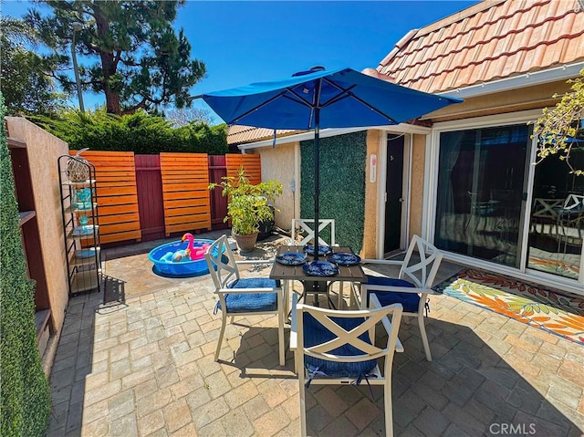 18602 Creek Ln, Huntington Beach, CA 92648 - view of patio with outdoor dining space