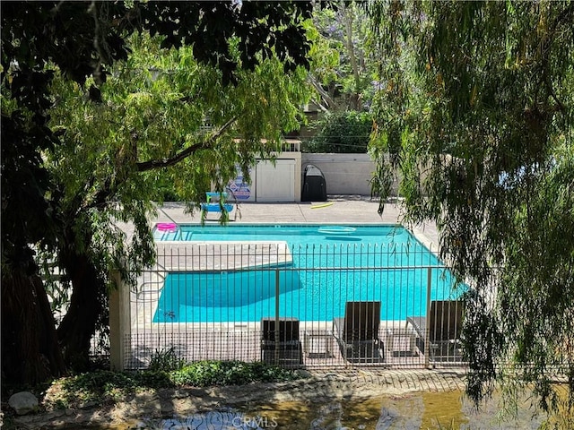 18602 Creek Ln, Huntington Beach, CA 92648 - community pool with a patio