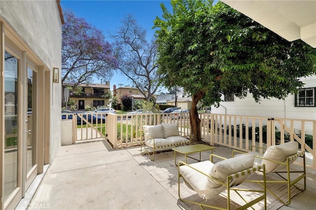 4131 Edgehill Dr, Los Angeles, CA 90008 - view of patio