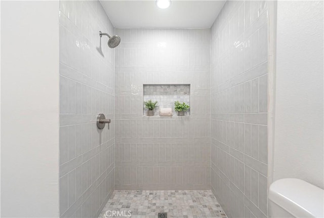 1818 W 79th St, Los Angeles, CA 90047 - bathroom with a tile shower and recessed lighting