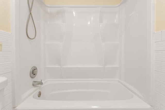 1811 E Grand Ave Unit 162, Escondido, CA 92027 - bathroom with shower / bathtub combination