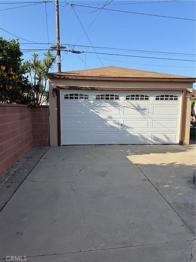 6045 Lincoln Ave, South Gate, CA 90280 - view of detached garage
