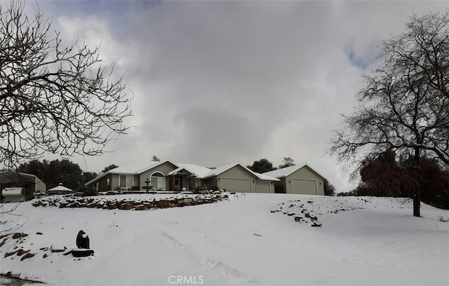 47003 Lookout Mountain Dr, Coarsegold, CA 93614 - ranch-style home featuring a garage