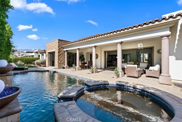 17 Emerald Ct, Rancho Mirage, CA 92270 - view of pool with a patio area, a pool with connected hot tub, and an outdoor hangout area