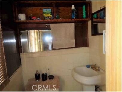 7223 Holmes Ave, Los Angeles, CA 90001 - view of bathroom