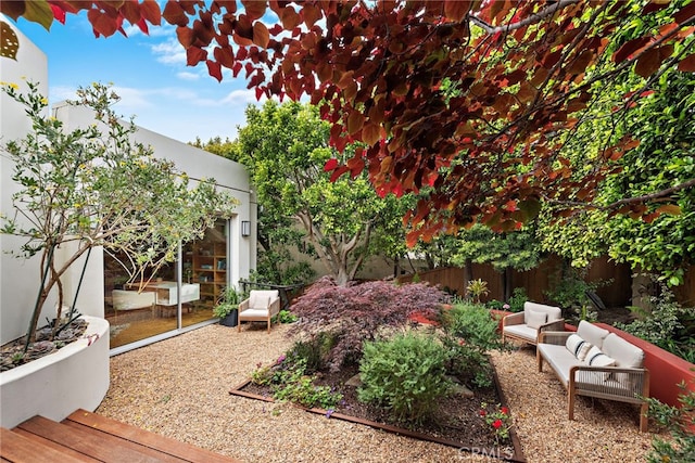 970 Quivera St, Laguna Beach, CA 92651 - view of yard with outdoor lounge area