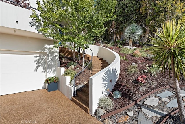 970 Quivera St, Laguna Beach, CA 92651 - view of yard with a garage