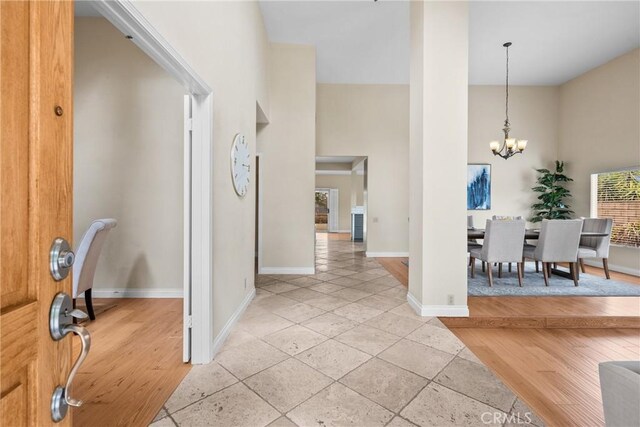 3891 Hunters Grove Ct, Moorpark, CA 93021 - foyer featuring a high ceiling and a chandelier