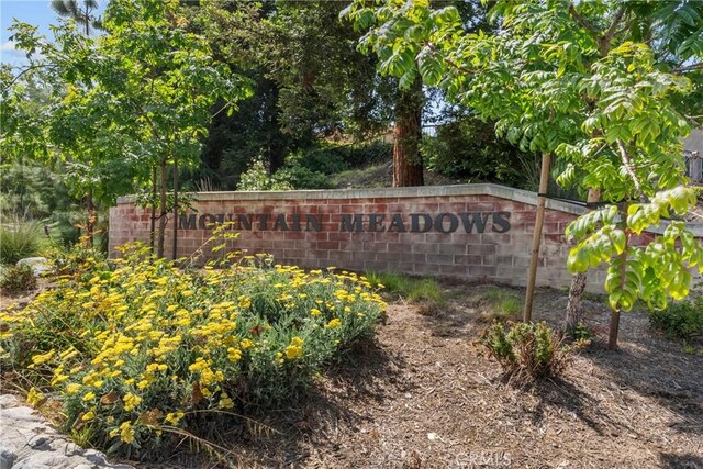 3891 Hunters Grove Ct, Moorpark, CA 93021 - view of community sign