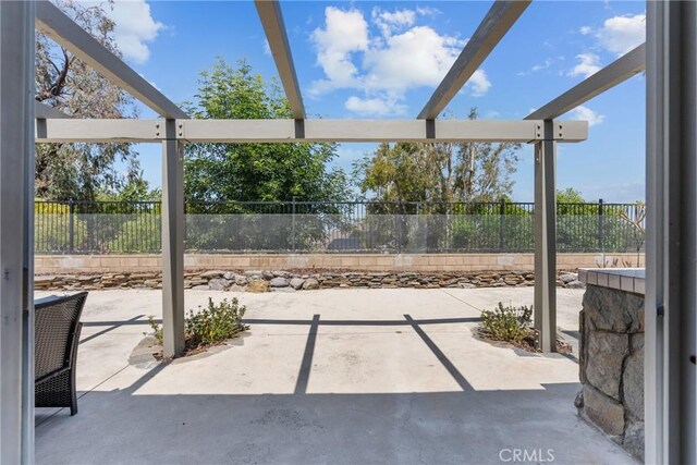 3891 Hunters Grove Ct, Moorpark, CA 93021 - fenced backyard featuring a patio area