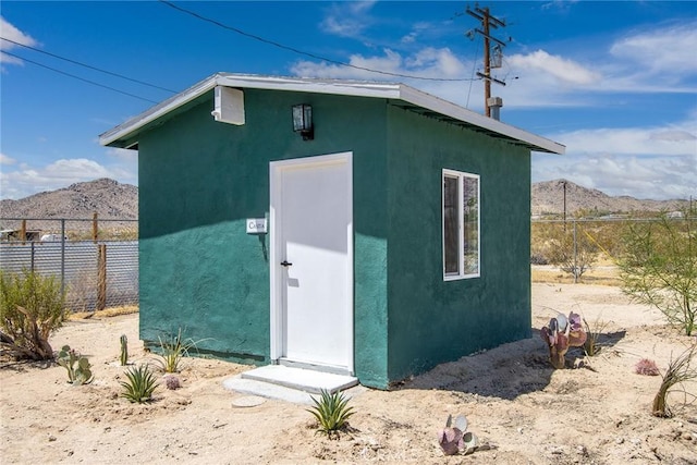 4574 Avenida Del Sol, Joshua Tree, CA 92252 - view of outdoor structure featuring a mountain view