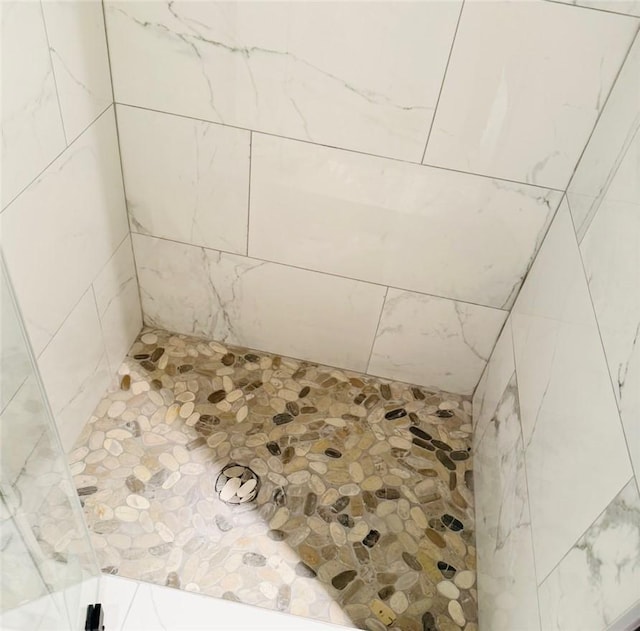 4170 Elm Ave Unit 213, Long Beach, CA 90807 - full bath featuring a tile shower