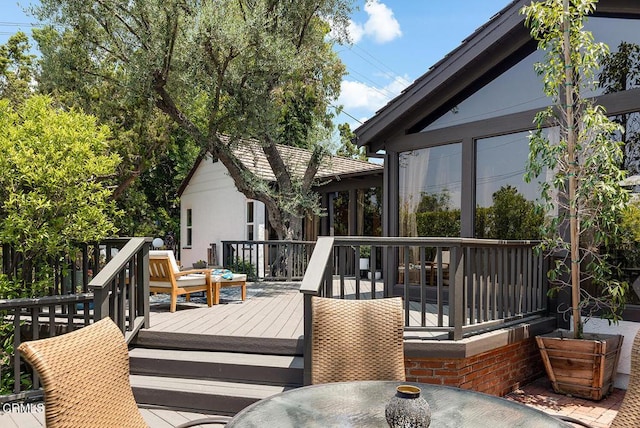405 Sequoia Dr, Pasadena, CA 91105 - deck with outdoor dining space