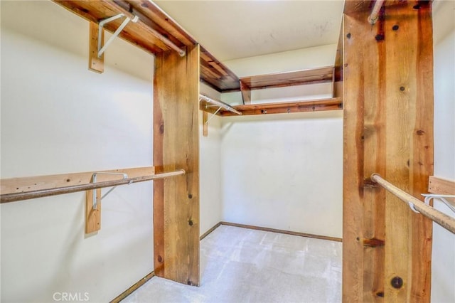 2033 Benbow Pl, Riverside, CA 92506 - view of walk in closet