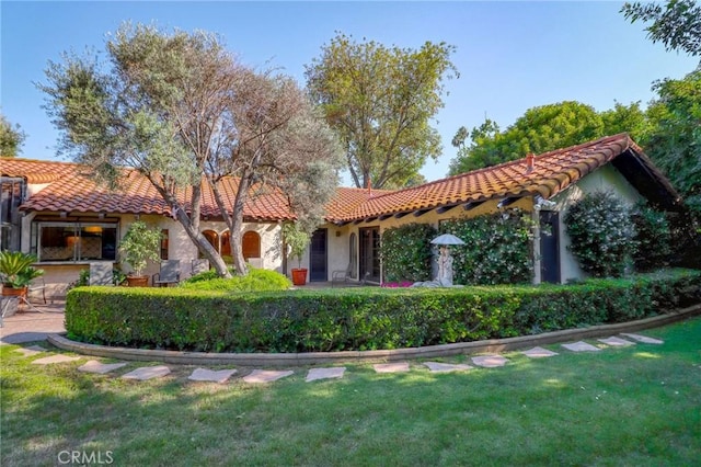 2033 Benbow Pl, Riverside, CA 92506 - surrounding community featuring a yard