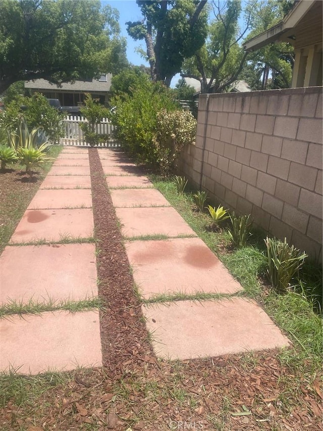 508 S Orange Ave, Santa Ana, CA 92701 - view of yard