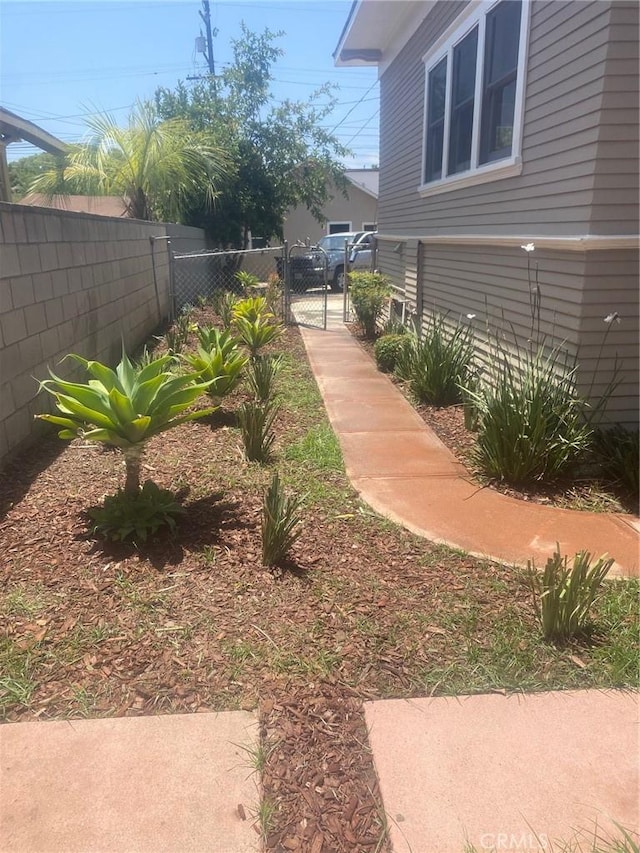 508 S Orange Ave, Santa Ana, CA 92701 - view of yard featuring a gate