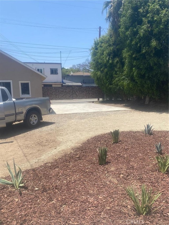 508 S Orange Ave, Santa Ana, CA 92701 - view of yard