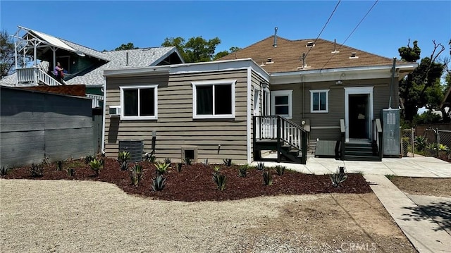 508 S Orange Ave, Santa Ana, CA 92701 - view of front of house featuring entry steps