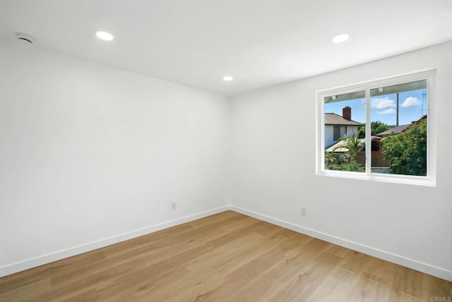 305 Spruce St, Chula Vista, CA 91911 - unfurnished room featuring light wood-style flooring, recessed lighting, and a smoke detector